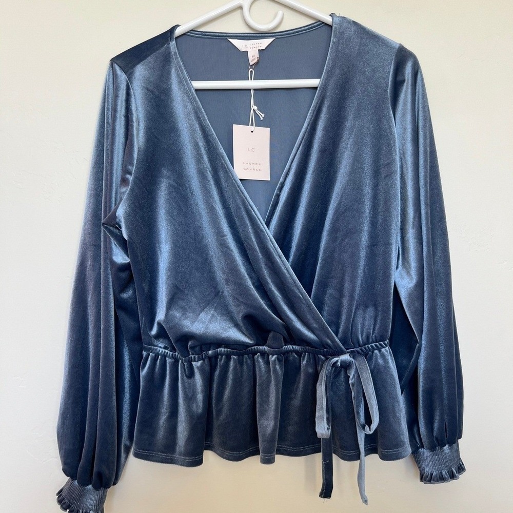 LC Lauren Conrad‎ Women's Blue Volume Sleeve Velvet Faux Wrap Top, Size Medium